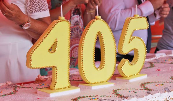 Milhares de pessoas prestigiam corte do bolo de 405 anos de Itu