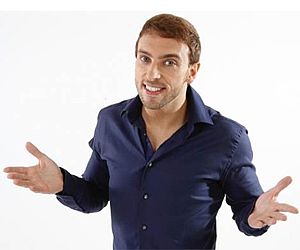 Indaiatuba recebe stand up "Piadas Secretas - com Léo Lins"