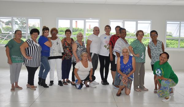 Alunos de coreografia da Melhor Idade se preparam para os JORI