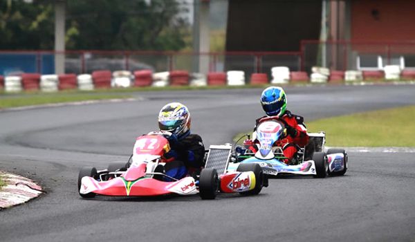 Cerca de 50 pilotos participam da 7ª Etapa do Campeonato Schin Kantan