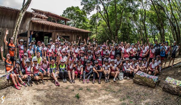 União e bem querer marcam a "Pedalada das Meninas no Outubro Rosa"