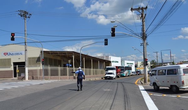 Semáforos são instalados entre os bairros São Luiz e Aeroporto em Itu