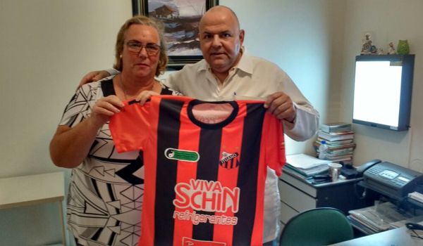 Instituto Tatonetti entrega camisas do Ituano para torcedores