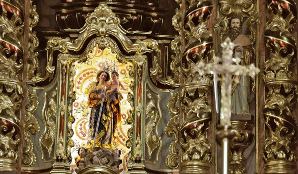 Imagem original de N. S. Candelária volta ao altar da Igreja Matriz