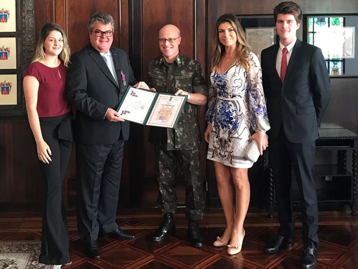 Empresário ituano recebe a Medalha do Pacificador