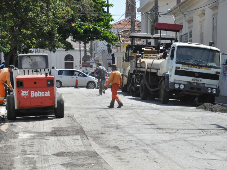 Prefeitura de Itu inicia recapes das ruas do Centro da cidade
