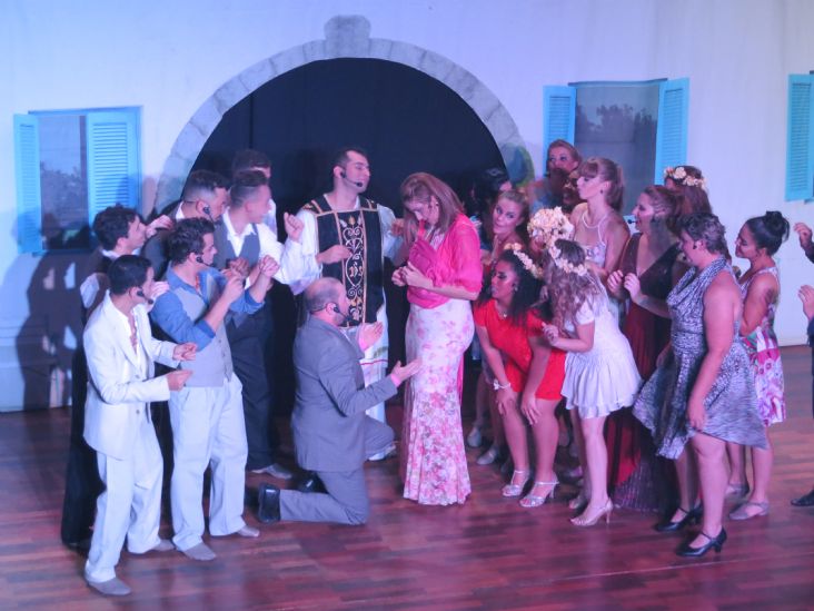 Musical da Broadway "Mamma  Mia" retorna a Salto neste final de semana