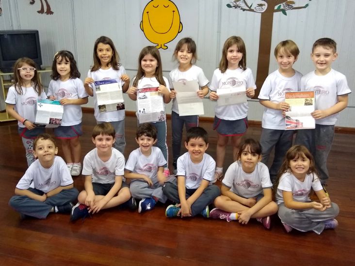 Alunos do Colégio Monteiro Lobato recebem carta da Rainha Elizabeth II