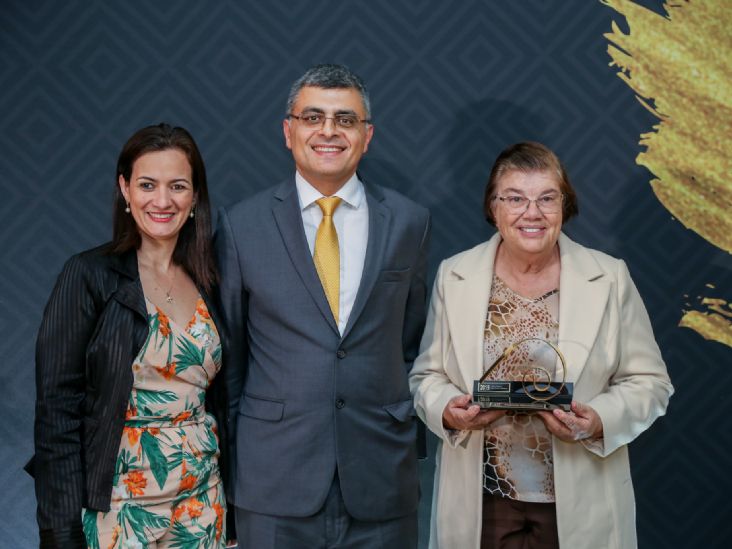 Colégio Monteiro Lobato ganha prêmio nacional do Sistema Poliedro