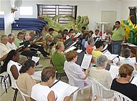 Coral da Melhor Idade se apresenta na Rede Vida