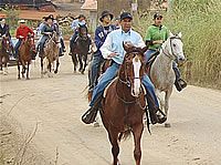 Cavalgada na estrada do Jacuhú atrai público